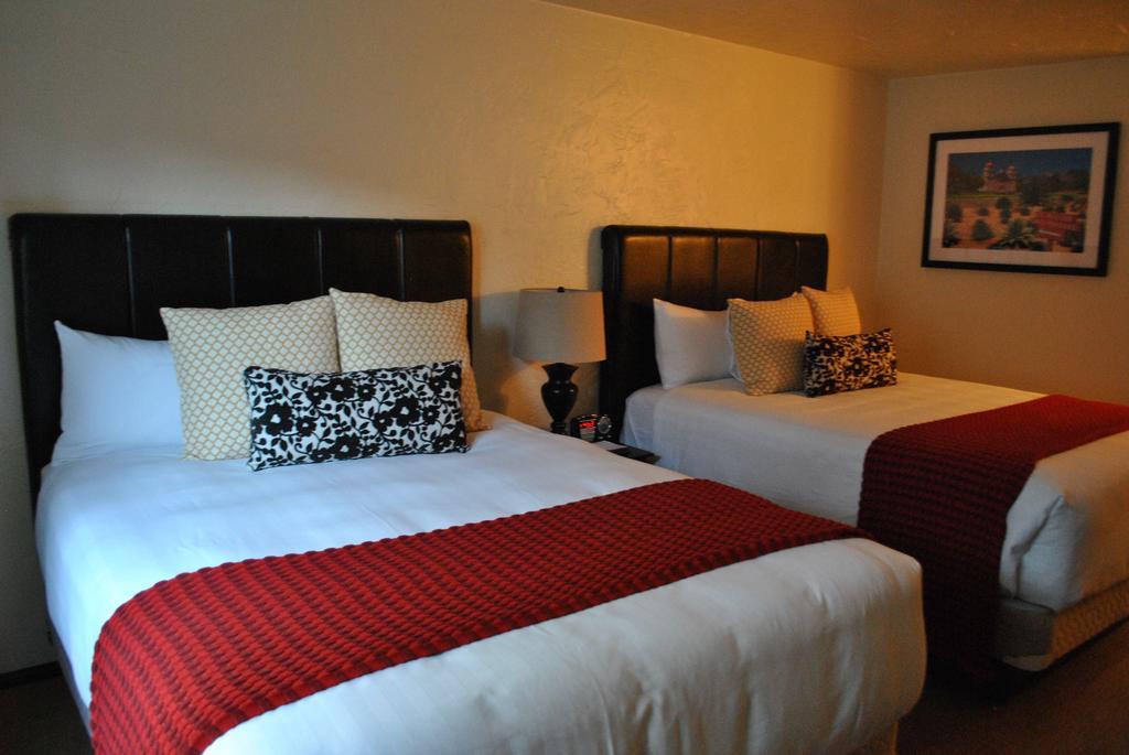 Palmoro House Hotel Santa Barbara Room photo