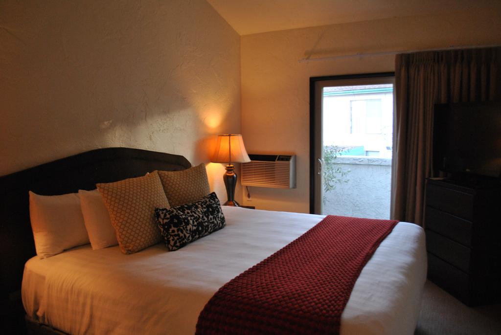 Palmoro House Hotel Santa Barbara Exterior photo